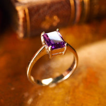 Load image into Gallery viewer, An 18K White Gold 'Emerald Cut' Amethyst Ring