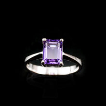 Load image into Gallery viewer, An 18K White Gold 'Emerald Cut' Amethyst Ring