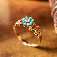 Load image into Gallery viewer, Vintage 18K Gold Turquoise & Diamond Cluster Ring
