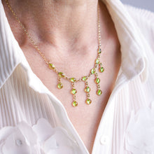 Load image into Gallery viewer, Vintage 9K Gold Peridot Cabochon Cascade Drop Necklace