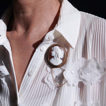 Load image into Gallery viewer, Antique Victorian 18ct Gold Shell Cameo Brooch with Figural Maenad/Bacchante - c.1860