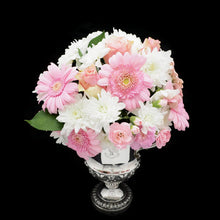 Load image into Gallery viewer, A Magnificent Georgian Two Handled Cup / Trophy in Campagna Form - Barnard 1829 - Artisan Antiques