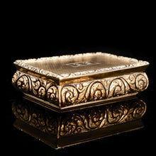 Load image into Gallery viewer, Antique English Georgian Silver Gilt Table Snuff Box - Thomas Shaw 1828 - Artisan Antiques
