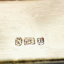 Load image into Gallery viewer, A Georgian Solid Silver Snuff Box with Pheasant Scene - Thomas Shaw 1834 - Artisan Antiques