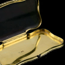 Load image into Gallery viewer, A Rare Georgian Solid Silver Gilt Snuff Box with Rock Crystal - Charles Rawlings & William Summers, 1833