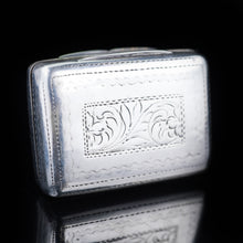 Load image into Gallery viewer, Antique Silver Vinaigrette with gilt interior by Thomas Shaw - 1833 - Artisan Antiques