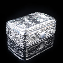 Load image into Gallery viewer, Antique High Relief Silver Snuff Box with Country Scene - Thomas Hayes 1897 - Artisan Antiques
