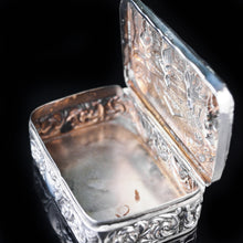 Load image into Gallery viewer, Antique High Relief Silver Snuff Box with Country Scene - Thomas Hayes 1897 - Artisan Antiques