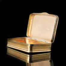 Load image into Gallery viewer, Georgian Silver Gilt Engine Turned Snuff Box - John Reily, 1829 - Artisan Antiques