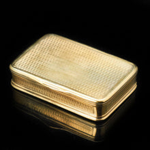 Load image into Gallery viewer, Georgian Silver Gilt Engine Turned Snuff Box - John Reily, 1829 - Artisan Antiques