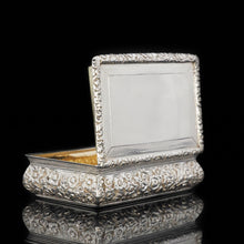 Load image into Gallery viewer, A Georgian Solid Silver Table Snuff Box - Thomas Spicer 1825 - Artisan Antiques