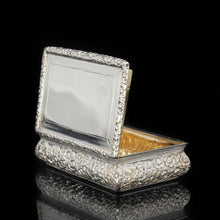 Load image into Gallery viewer, A Georgian Solid Silver Table Snuff Box - Thomas Spicer 1825 - Artisan Antiques