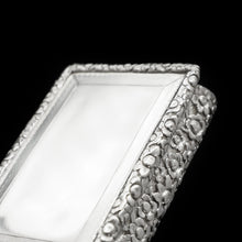 Load image into Gallery viewer, A Georgian Solid Silver Table Snuff Box - Thomas Spicer 1825 - Artisan Antiques