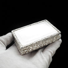 Load image into Gallery viewer, A Georgian Solid Silver Table Snuff Box - Thomas Spicer 1825 - Artisan Antiques