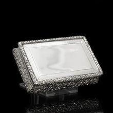 Load image into Gallery viewer, A Georgian Solid Silver Table Snuff Box - Thomas Spicer 1825 - Artisan Antiques