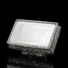 Load image into Gallery viewer, A Georgian Solid Silver Table Snuff Box - Thomas Spicer 1825 - Artisan Antiques