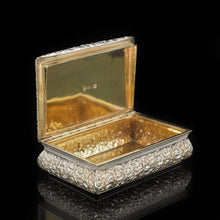 Load image into Gallery viewer, A Georgian Solid Silver Table Snuff Box - Thomas Spicer 1825 - Artisan Antiques