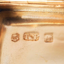 Load image into Gallery viewer, A Solid Silver "Castle Top" Snuff Box of Newstead Abbey - Taylor & Perry 1835 - Artisan Antiques