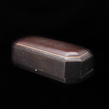 Load image into Gallery viewer, A Pair of Boxed Solid Silver Salt Cellars of Scallop Form - Chawner & co 1871 - Artisan Antiques