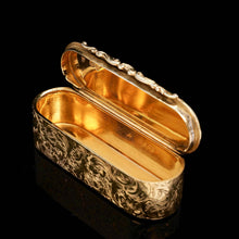 Load image into Gallery viewer, A Splendid Silver Gilt Snuff Box - Charles Rawlings & William Summers 1837 - Artisan Antiques