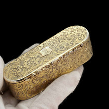 Load image into Gallery viewer, A Splendid Silver Gilt Snuff Box - Charles Rawlings & William Summers 1837 - Artisan Antiques