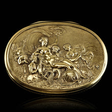 Load image into Gallery viewer, Antique Georgian Silver Gilt Snuff Box Scene of Venus - London 1810 - Artisan Antiques
