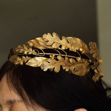 Load image into Gallery viewer, Antique Solid Silver Gilt Crown Foliate Wreath with Laurel/Acorn Leaves - 19th Century
