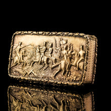 Load image into Gallery viewer, Antique Georgian Silver Gilt Snuff Box Battle Scene Top - John Bettridge 1829
