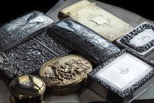 Load image into Gallery viewer, Antique Georgian Silver Gilt Snuff Box Scene of Venus - London 1810 - Artisan Antiques
