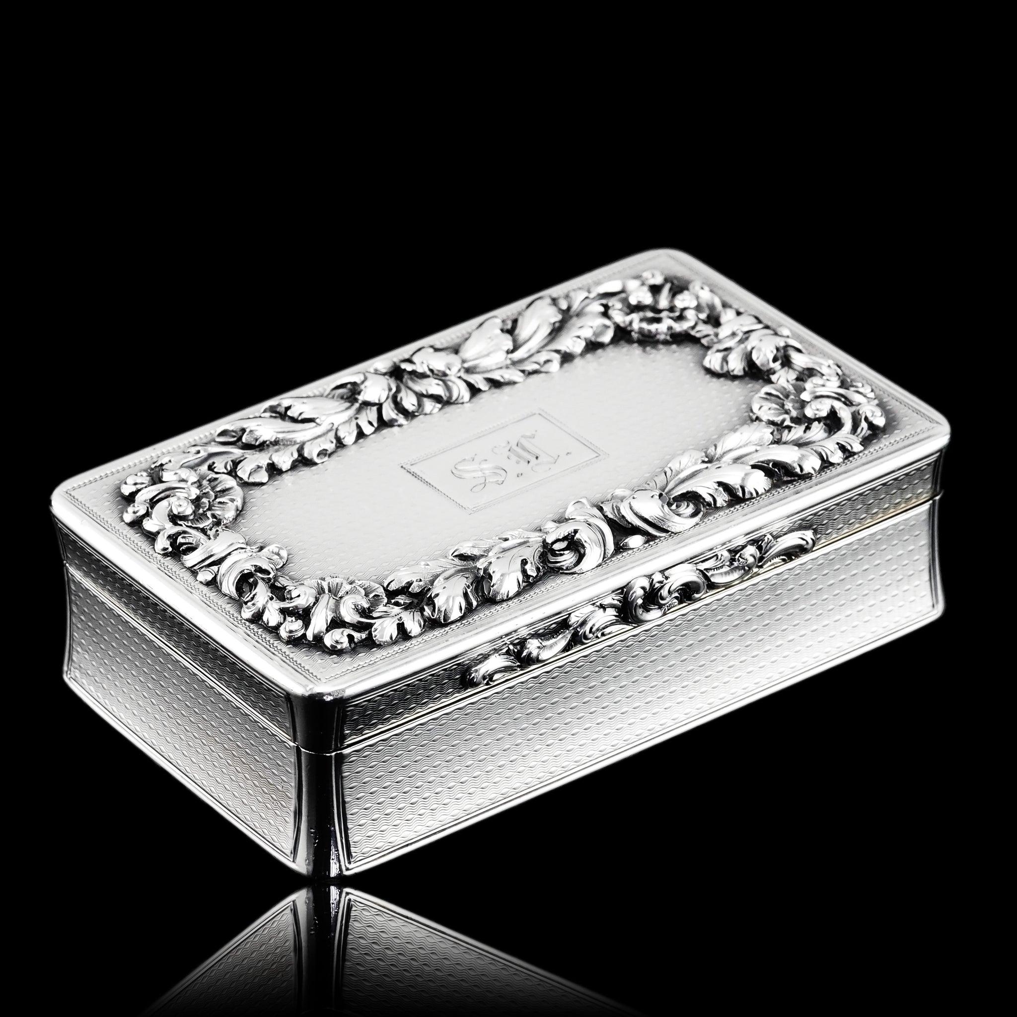 Majestic Antique Large & Heavy Solid Silver Snuff Box with Cast Acanth ...