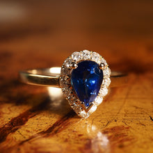 Load image into Gallery viewer, A Stunning 14K Gold Sapphire &amp; Diamond Cluster Ring 1.06 Carat
