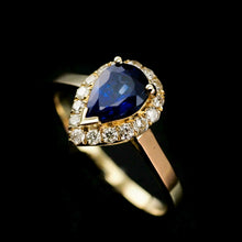 Load image into Gallery viewer, A Stunning 14K Gold Sapphire &amp; Diamond Cluster Ring 1.06 Carat
