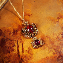 Load image into Gallery viewer, Magnificent Antique Victorian 18ct Gold Garnet Cabochon Necklace - c.1840
