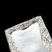 Load image into Gallery viewer, A Solid Silver Table Snuff Box Georgian - Nathaniel Mills 1836 - Artisan Antiques
