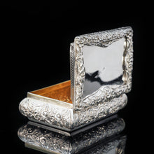 Load image into Gallery viewer, A Solid Silver Table Snuff Box Georgian - Nathaniel Mills 1836 - Artisan Antiques
