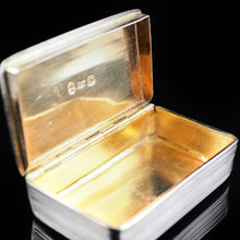 Load image into Gallery viewer, Antique Georgian Silver Snuff Box with Reeded Design - 1824 - Artisan Antiques
