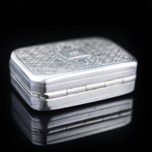 Load image into Gallery viewer, Antique Georgian Silver Vinaigrette by William Pugh - 1812 - Artisan Antiques
