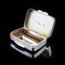 Load image into Gallery viewer, Antique Georgian Silver Vinaigrette by William Pugh - 1812 - Artisan Antiques
