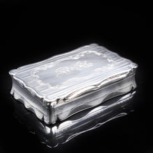 Load image into Gallery viewer, Victorian Heavy Table Silver Snuff Box by Edwards Smith - 1851 - Artisan Antiques
