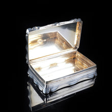 Load image into Gallery viewer, Victorian Heavy Table Silver Snuff Box by Edwards Smith - 1851 - Artisan Antiques

