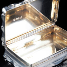 Load image into Gallery viewer, Victorian Heavy Table Silver Snuff Box by Edwards Smith - 1851 - Artisan Antiques

