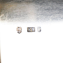 Load image into Gallery viewer, Victorian Heavy Table Silver Snuff Box by Edwards Smith - 1851 - Artisan Antiques
