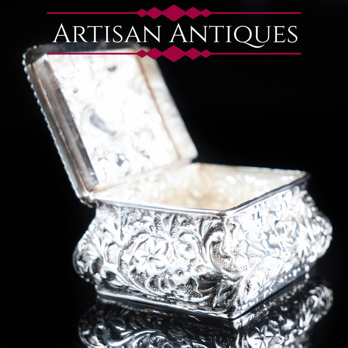 Solid Silver Repousse Table Snuff Box by Henry Matthews - 1902 - Artisan Antiques