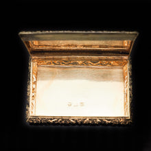 Load image into Gallery viewer, Georgian Silver Gilt Large Table Snuff Box by Thomas Shaw 1826 - Artisan Antiques
