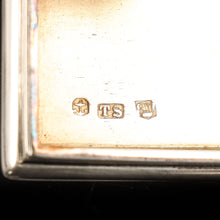 Load image into Gallery viewer, Georgian Solid Silver Engine Turned Snuff Box with Gilt Interior - Thomas Shaw 1837 - Artisan Antiques
