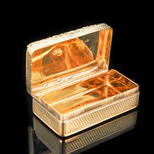 Load image into Gallery viewer, Antique Georgian Silver Gilt Snuff Box - William Edwards 1817 - Artisan Antiques
