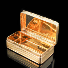 Load image into Gallery viewer, Antique Georgian Silver Gilt Snuff Box - William Edwards 1817 - Artisan Antiques
