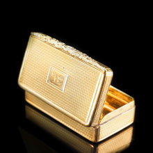 Load image into Gallery viewer, Antique Georgian Silver Gilt Snuff Box - William Edwards 1817 - Artisan Antiques
