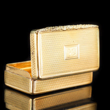 Load image into Gallery viewer, Antique Georgian Silver Gilt Snuff Box - William Edwards 1817 - Artisan Antiques
