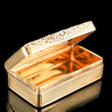 Load image into Gallery viewer, Antique Georgian Silver Gilt Snuff Box - William Edwards 1817 - Artisan Antiques
